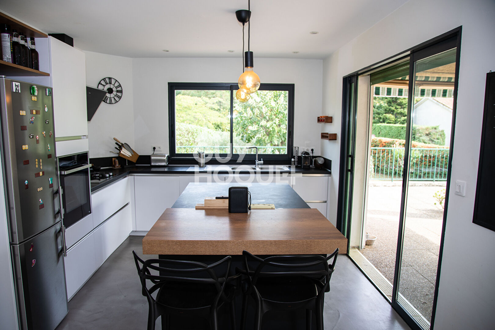 Maison de caractère + appartement indépendant  avec piscine sur Aubenas