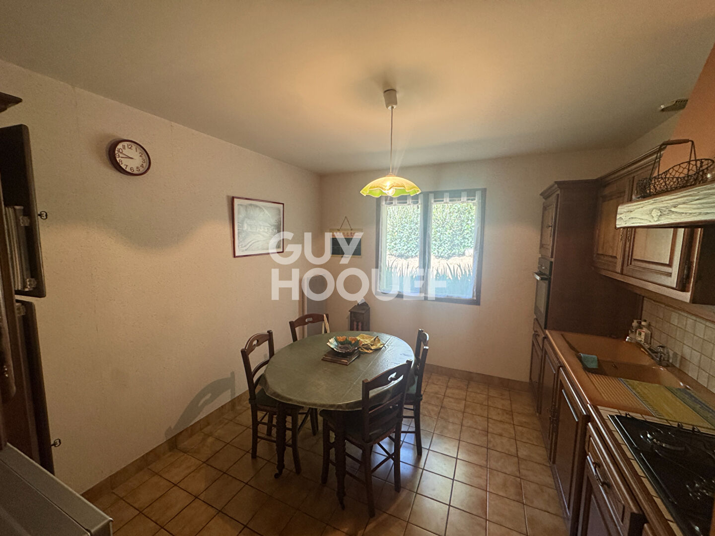 Proximité et vue sur  village d'Antraigues-Asperjoc