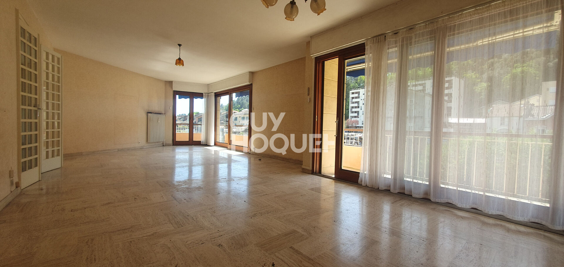 Charmant appartement - Emplacement idéal et vue dégagée