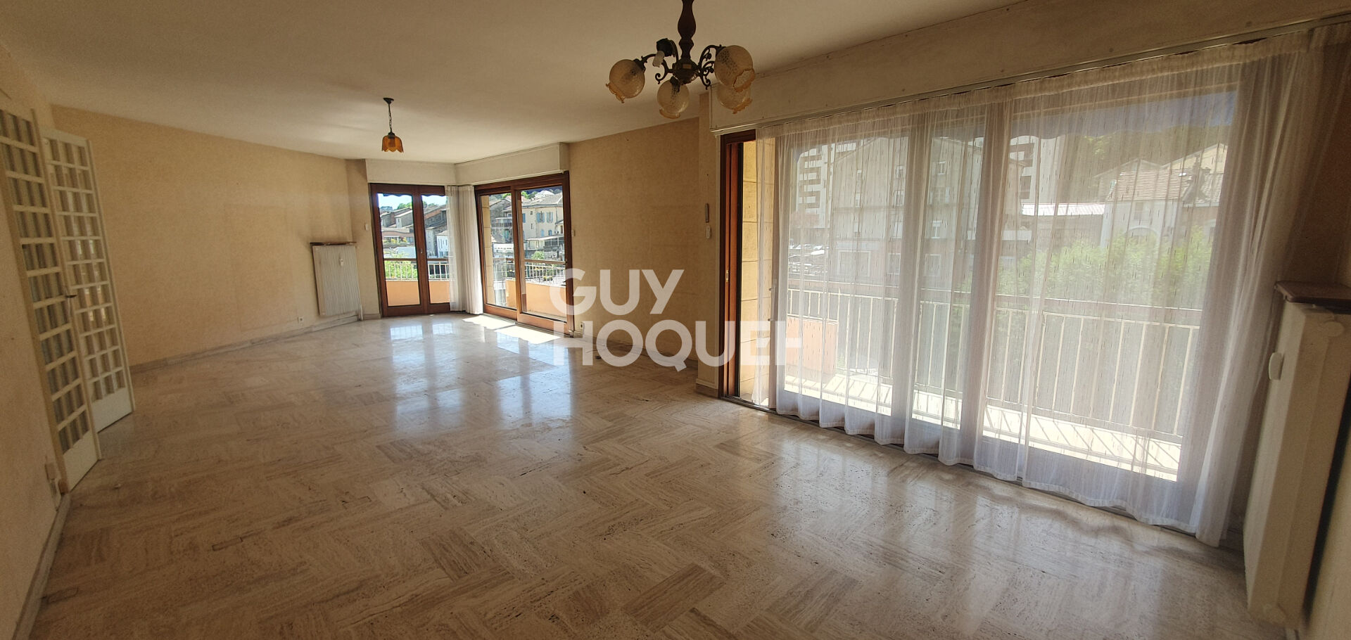 Charmant appartement - Emplacement idéal et vue dégagée