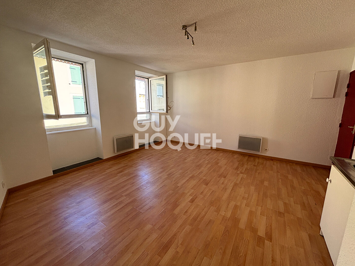 Immeuble à vendre au centre-ville d'Aubenas - Réf. 7282
