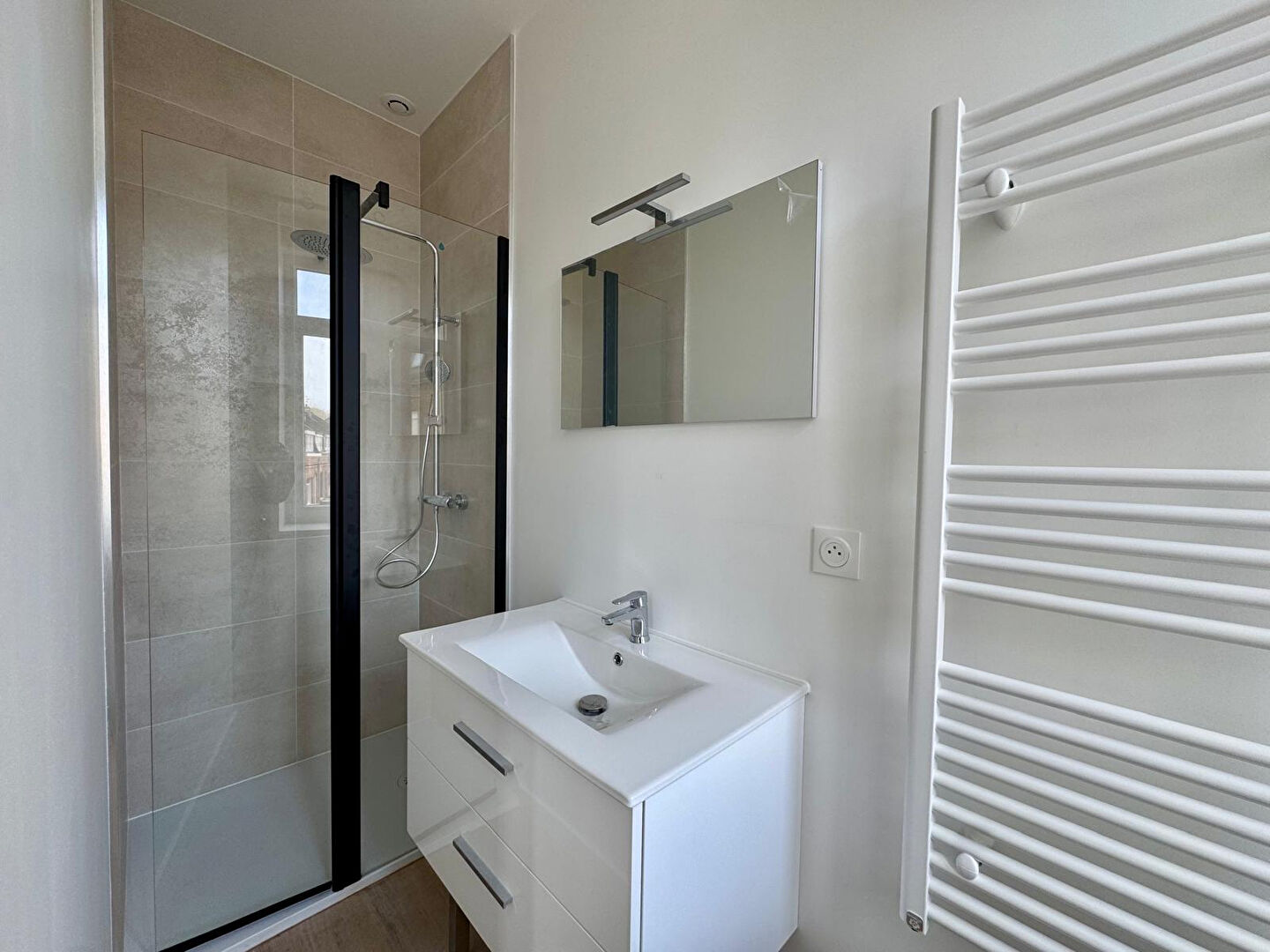 Maison 110m² Villeneuve D Ascq 3 chambres en suite, jardin, garage