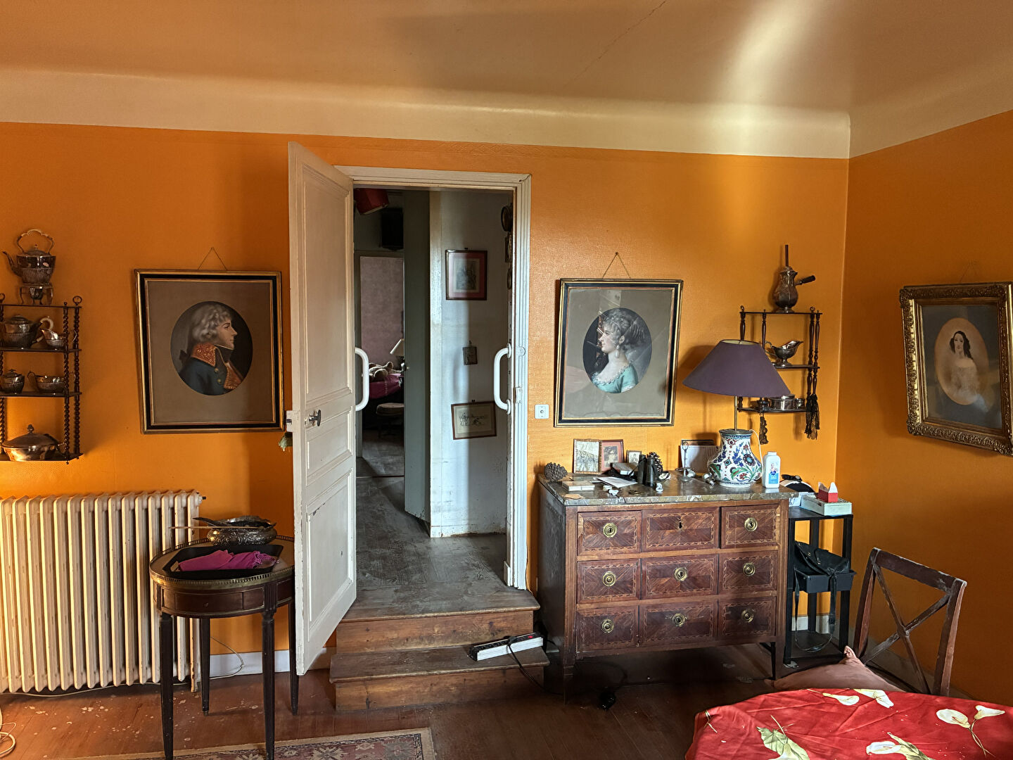 Maison de ville avec appartement et local commercial