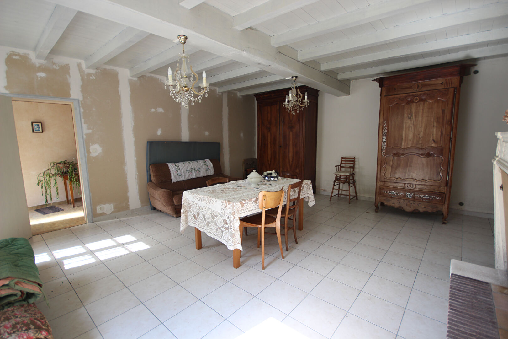 Charentaise à finir de rénover, Courcoury !