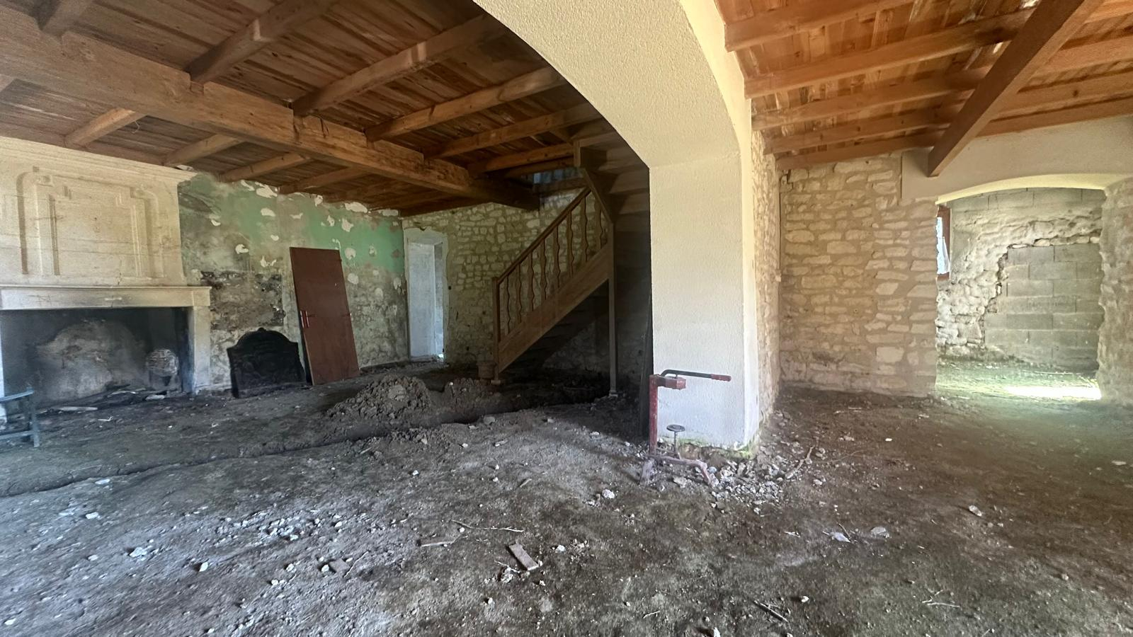 Maison à rénover proche Saintes