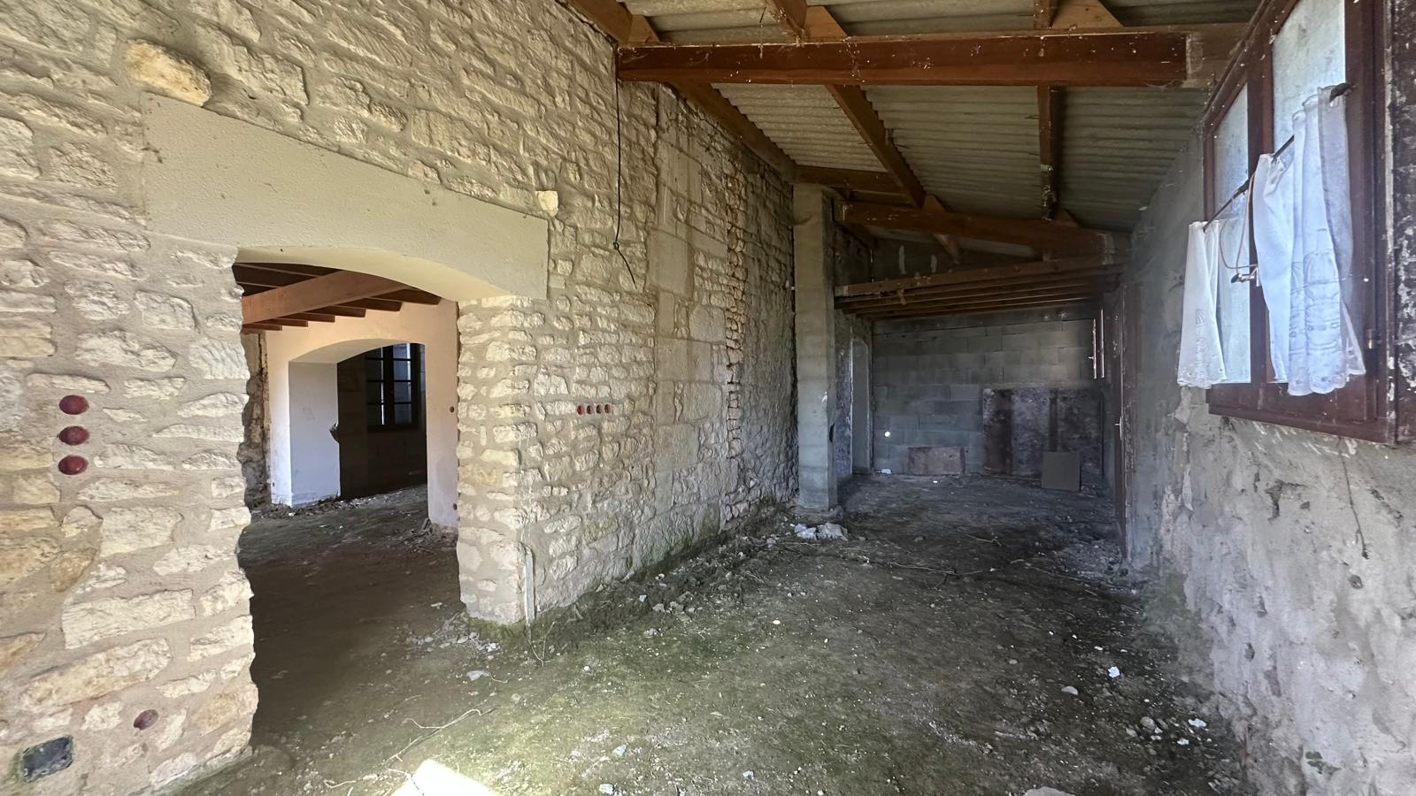 Maison à rénover proche Saintes