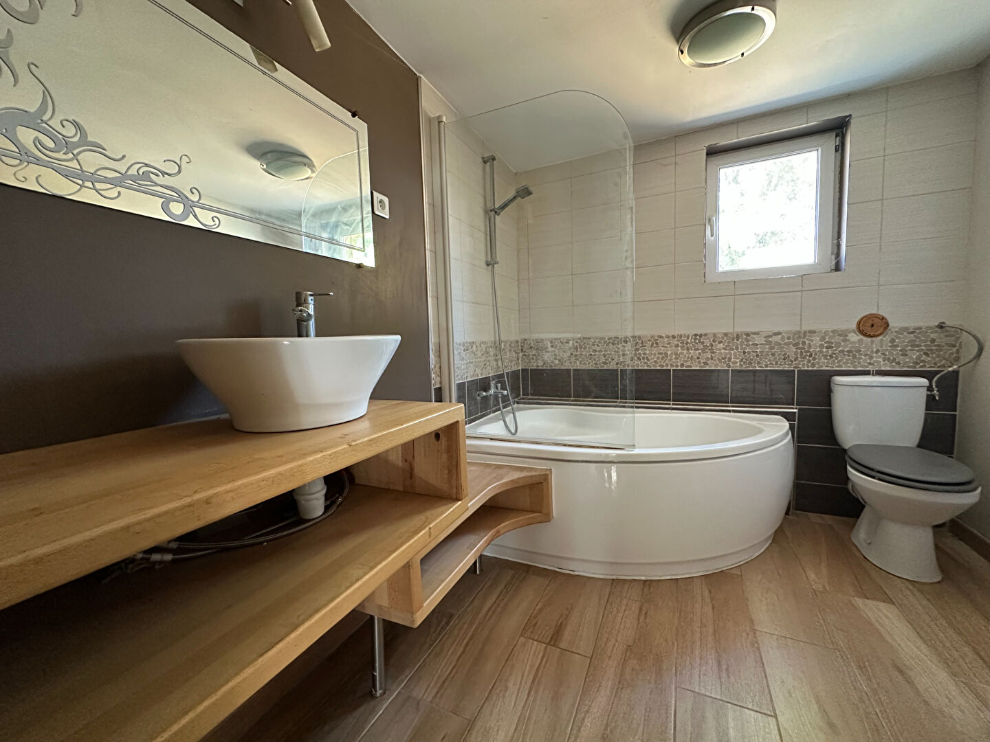 Maison, 3 chambres + garages, Bussac