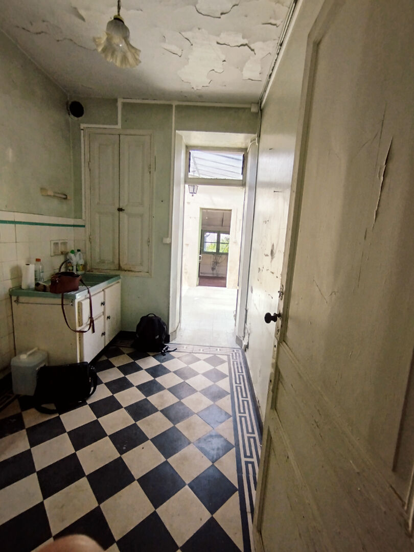 Maison en centre, 3 chambres, à rénover Saintes