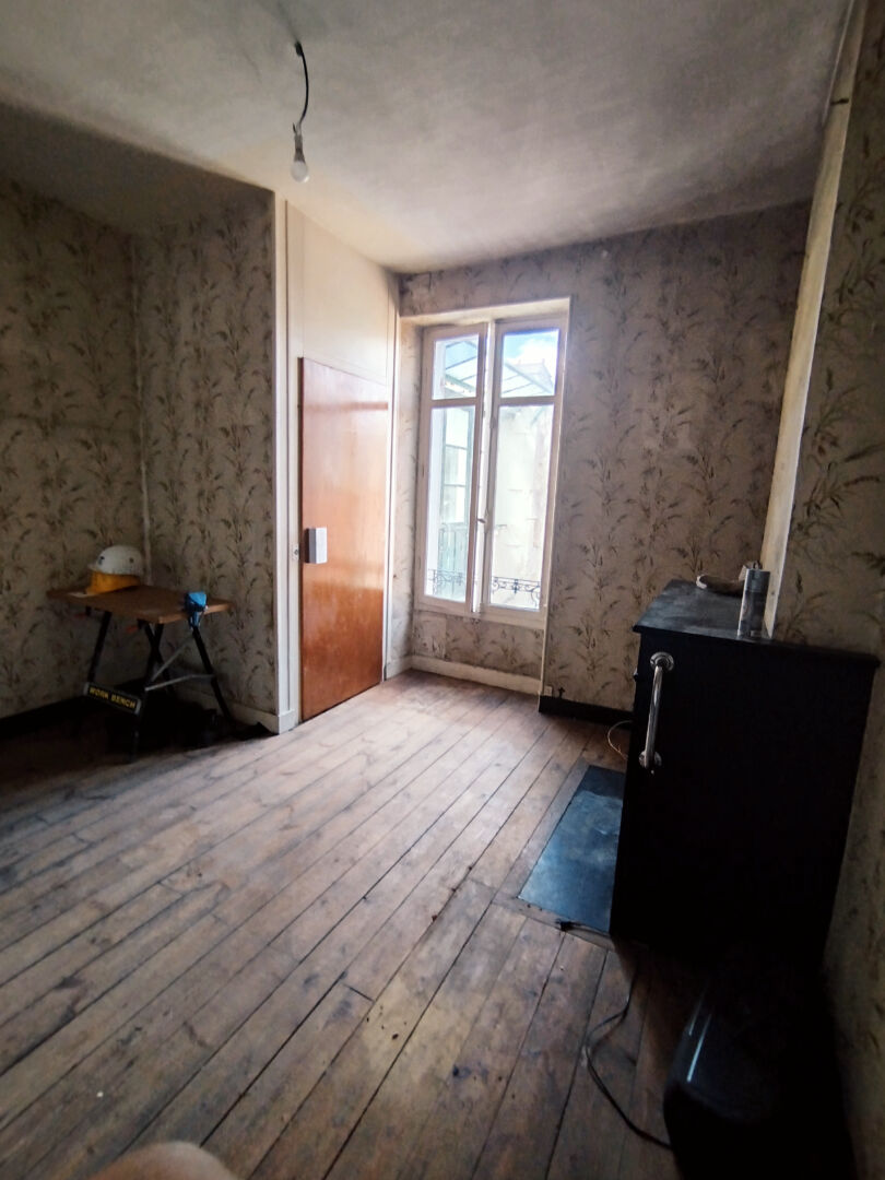 Maison en centre, 3 chambres, à rénover Saintes