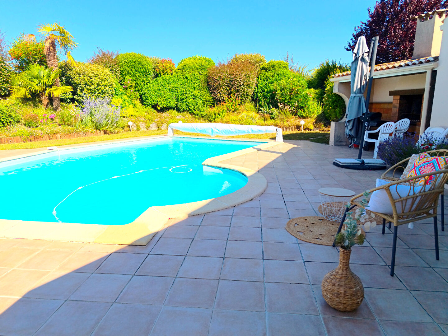 Maison Nieul Les Saintes 6 pièce(s) avec piscine.