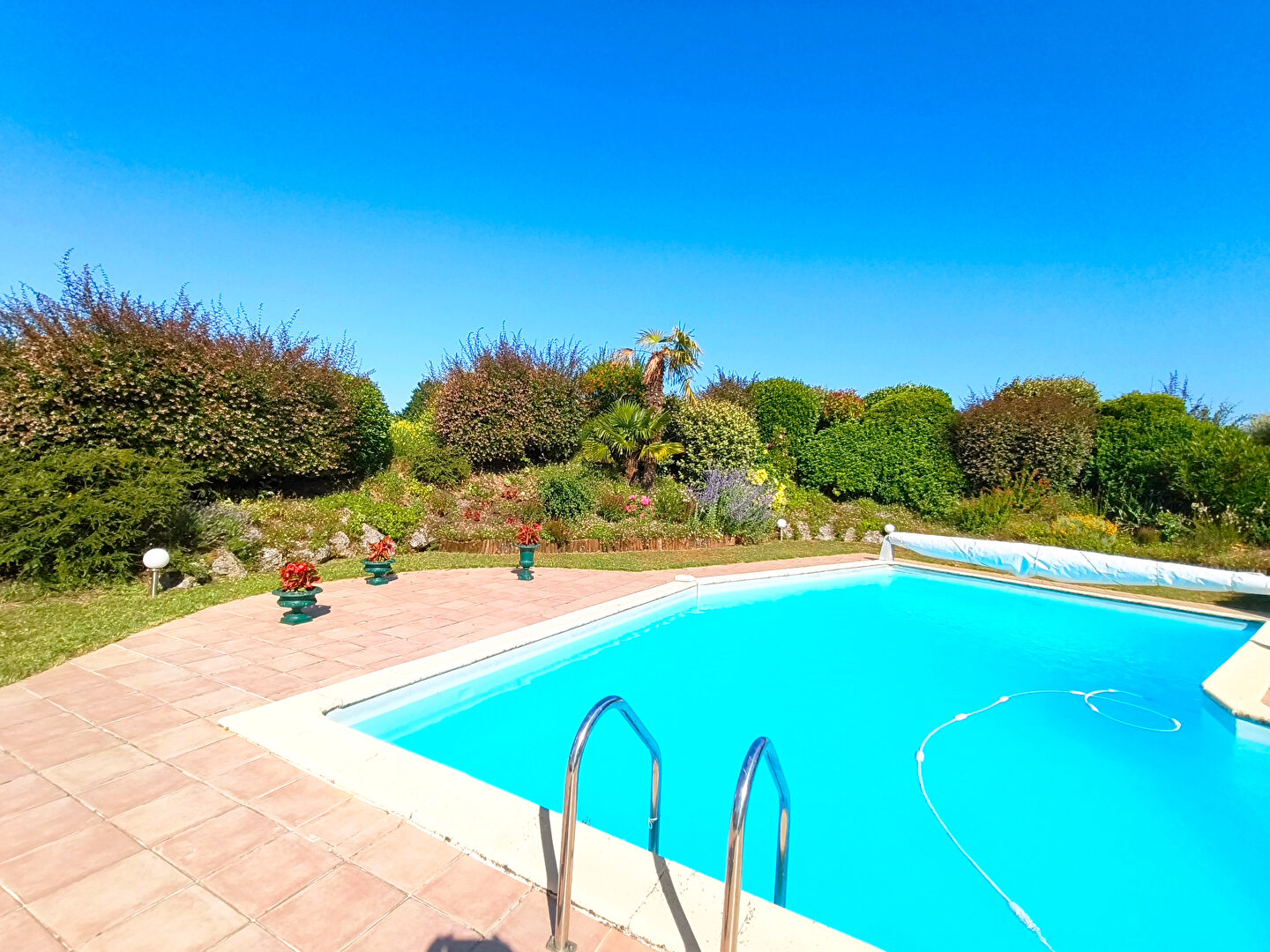 Maison Nieul Les Saintes 6 pièce(s) avec piscine.