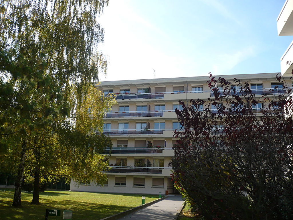 RESIDENCE DE TRES BON STANDING