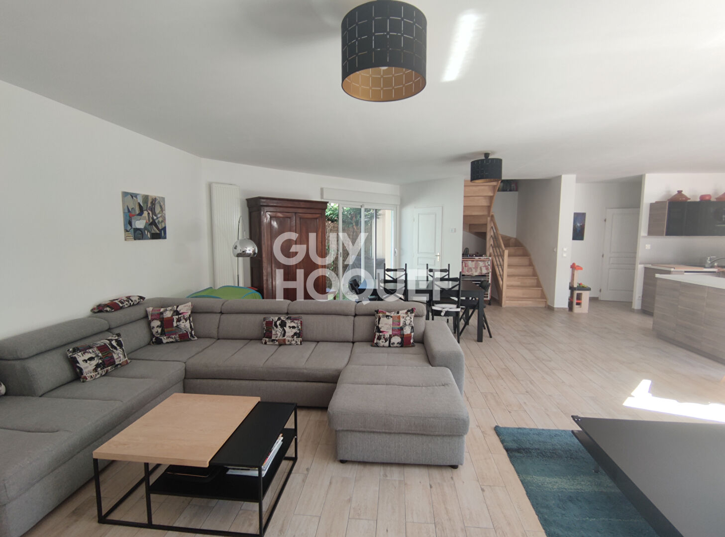 À LOUER MAISON FAMILIALE 166 m²  CALME, LUMINEUSE, IDÉALEMENT SITUÉE