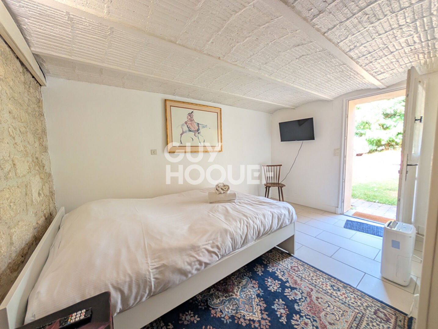 A LOUER GRAND STUDIO 24m2 MEUBLE
