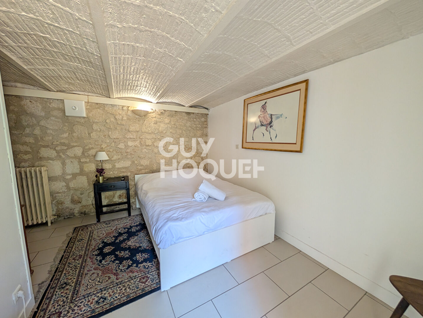 A LOUER GRAND STUDIO 24m2 MEUBLE