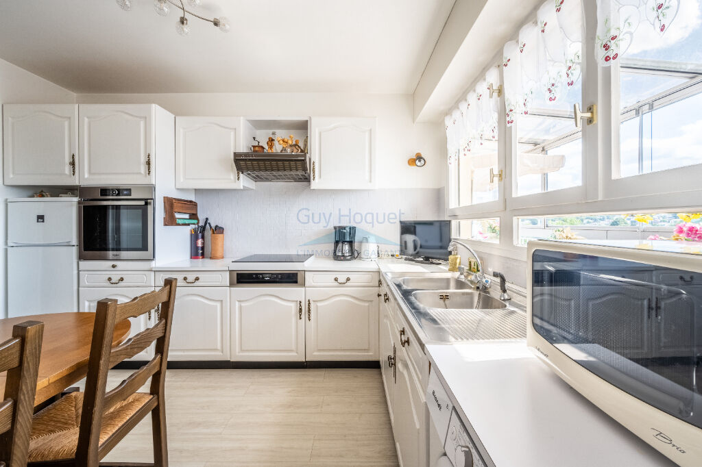 DERNIER ETAGE 3 pièces 2 chambres 70m2