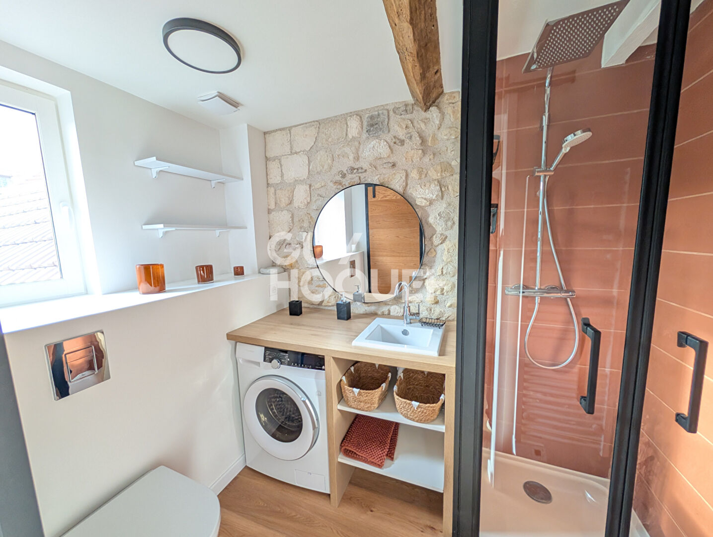 STUDIO MEUBLE avec  mezzanine 31.3 m2