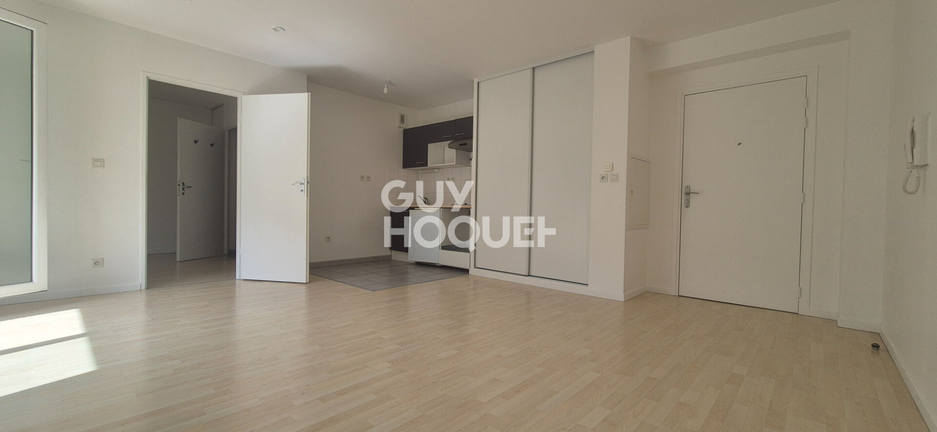 Appartement  2 pièces - Environnement verdoyant.