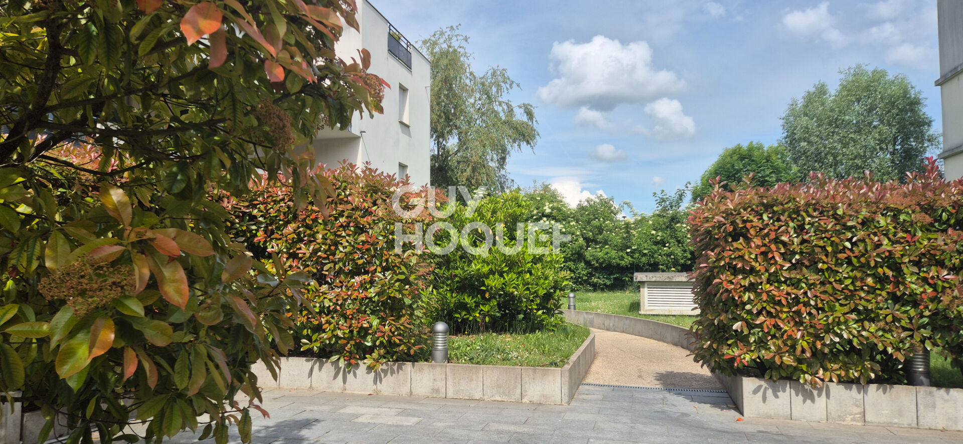 Appartement  2 pièces - Environnement verdoyant.