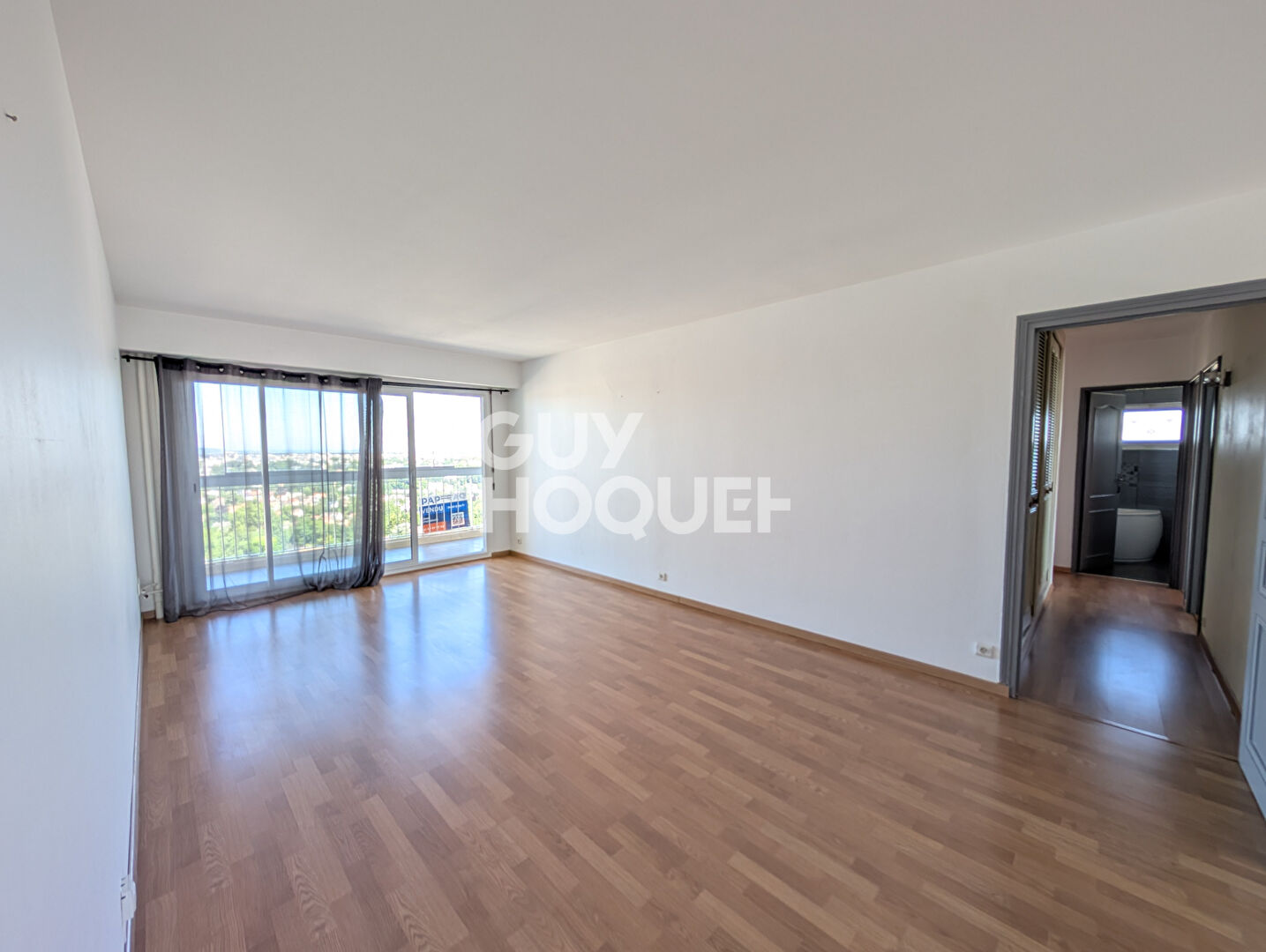 Marly Le Roi - 6 pièces, 4 chambres, 112 m2 - Etage élevé