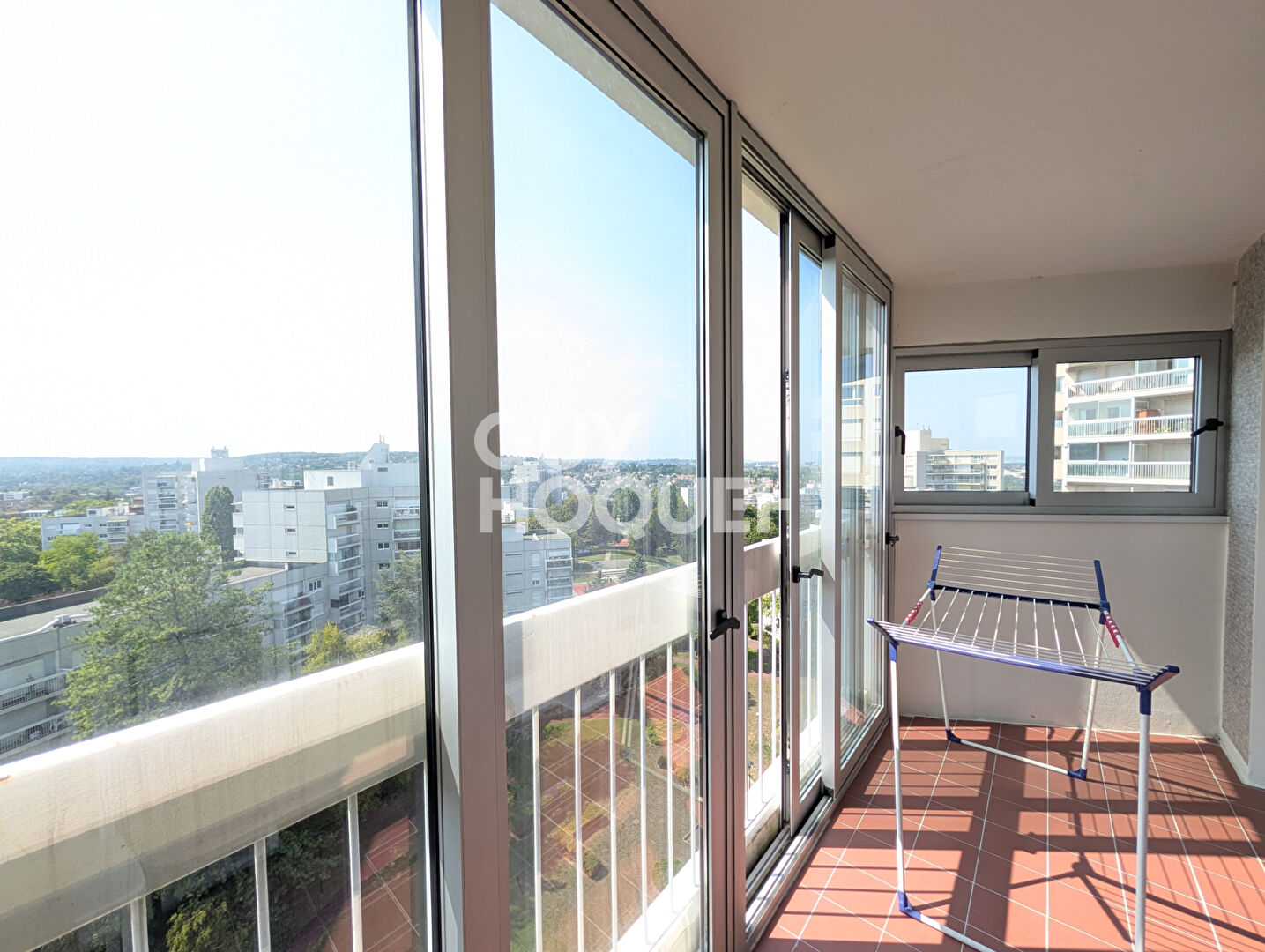 5 PIECES 98m2 MONTVAL