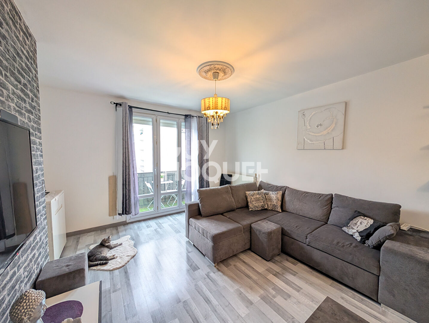 DERNIER ETAGE 3 PIECES 2 CHAMBRES RUEIL CENTRE