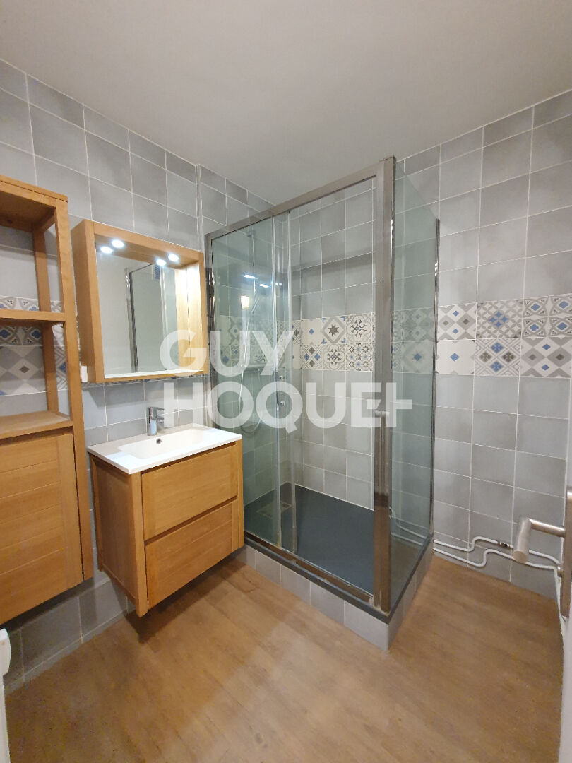 3 PIECES 2 CHAMBRES 61.2m2 ETAT NEUF