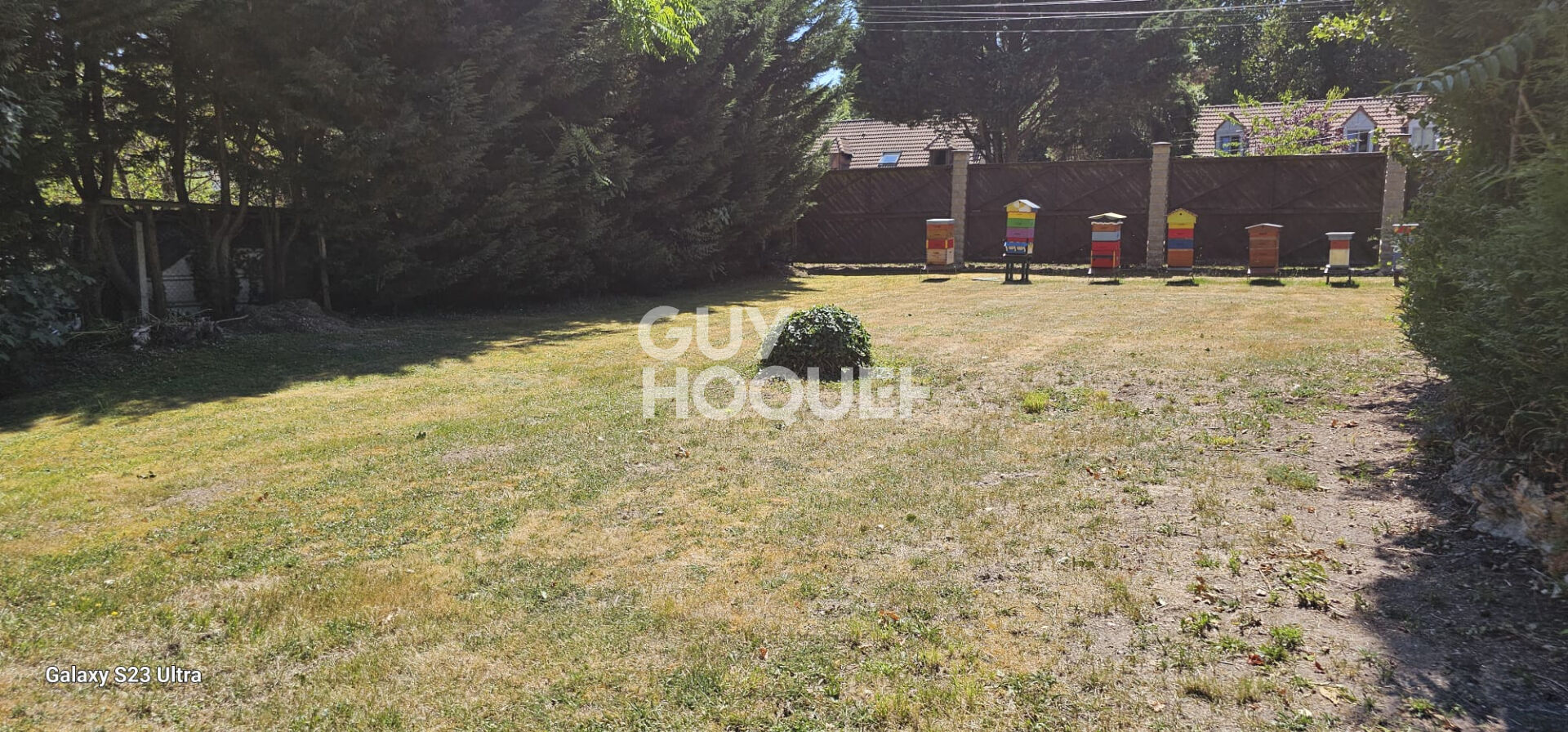 TERRAIN 2084m2 - MAISON et 2 APPARTEMENTS