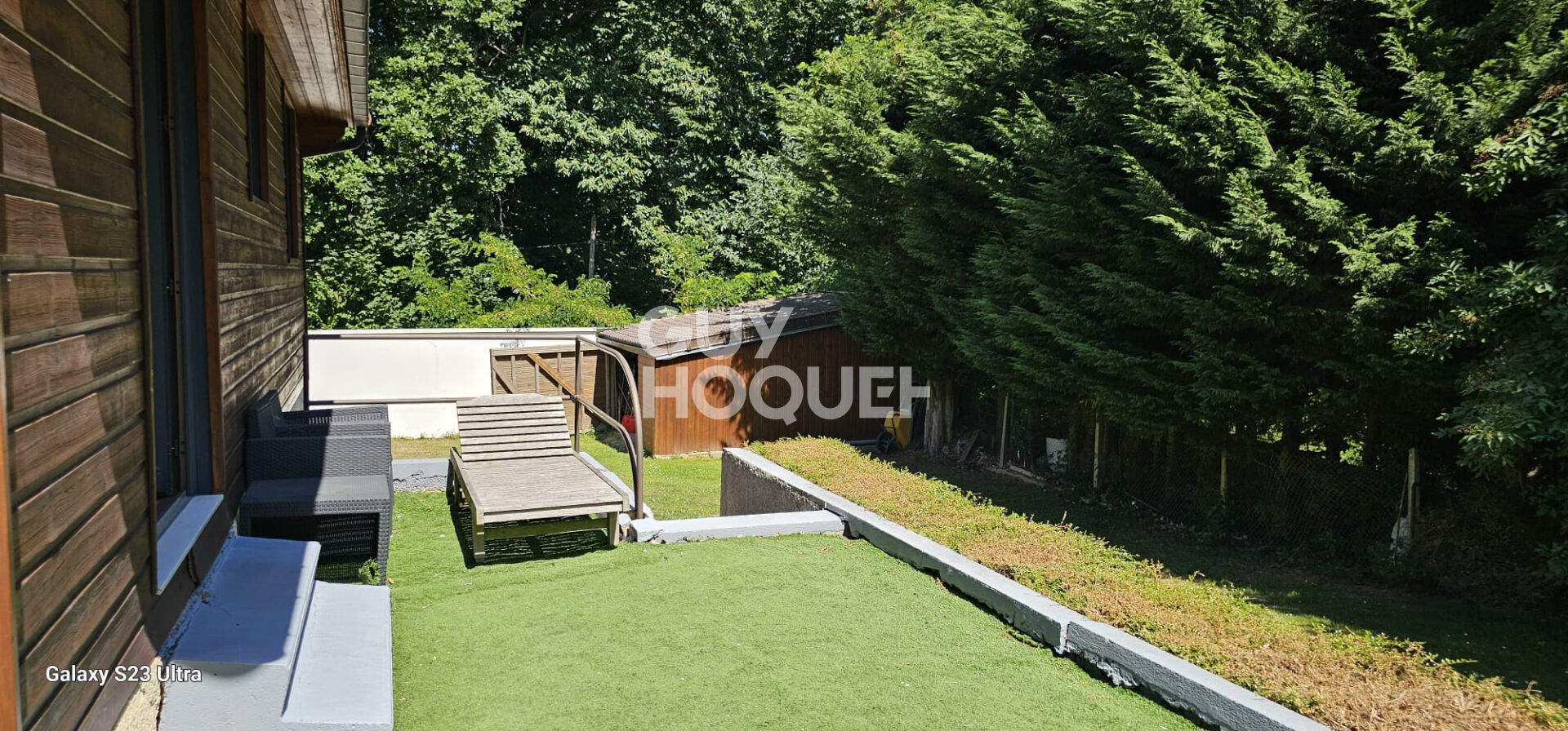 TERRAIN 2084m2 - MAISON et 2 APPARTEMENTS