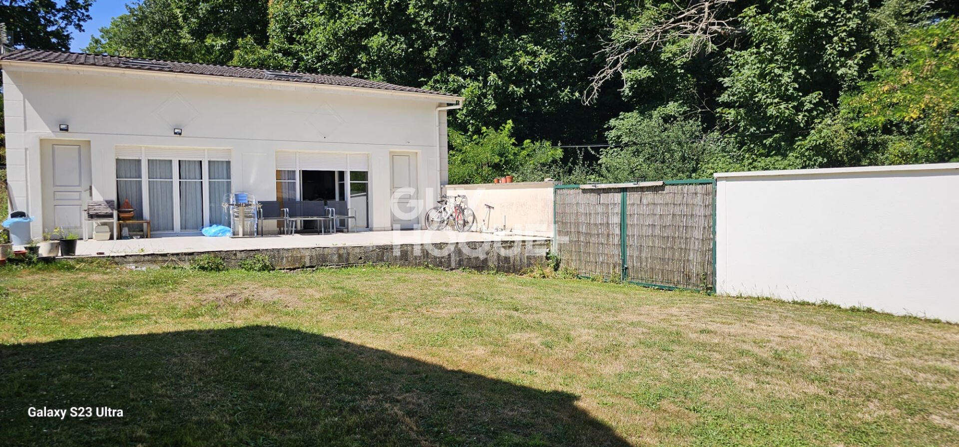 TERRAIN 2084m2 - MAISON et 2 APPARTEMENTS