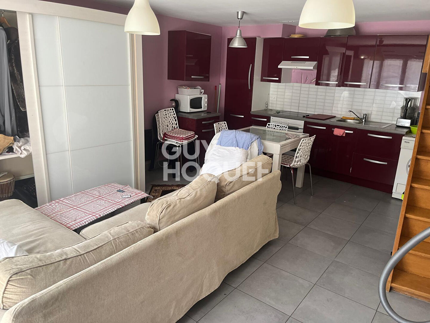 TERRAIN 2084m2 - MAISON et 2 APPARTEMENTS