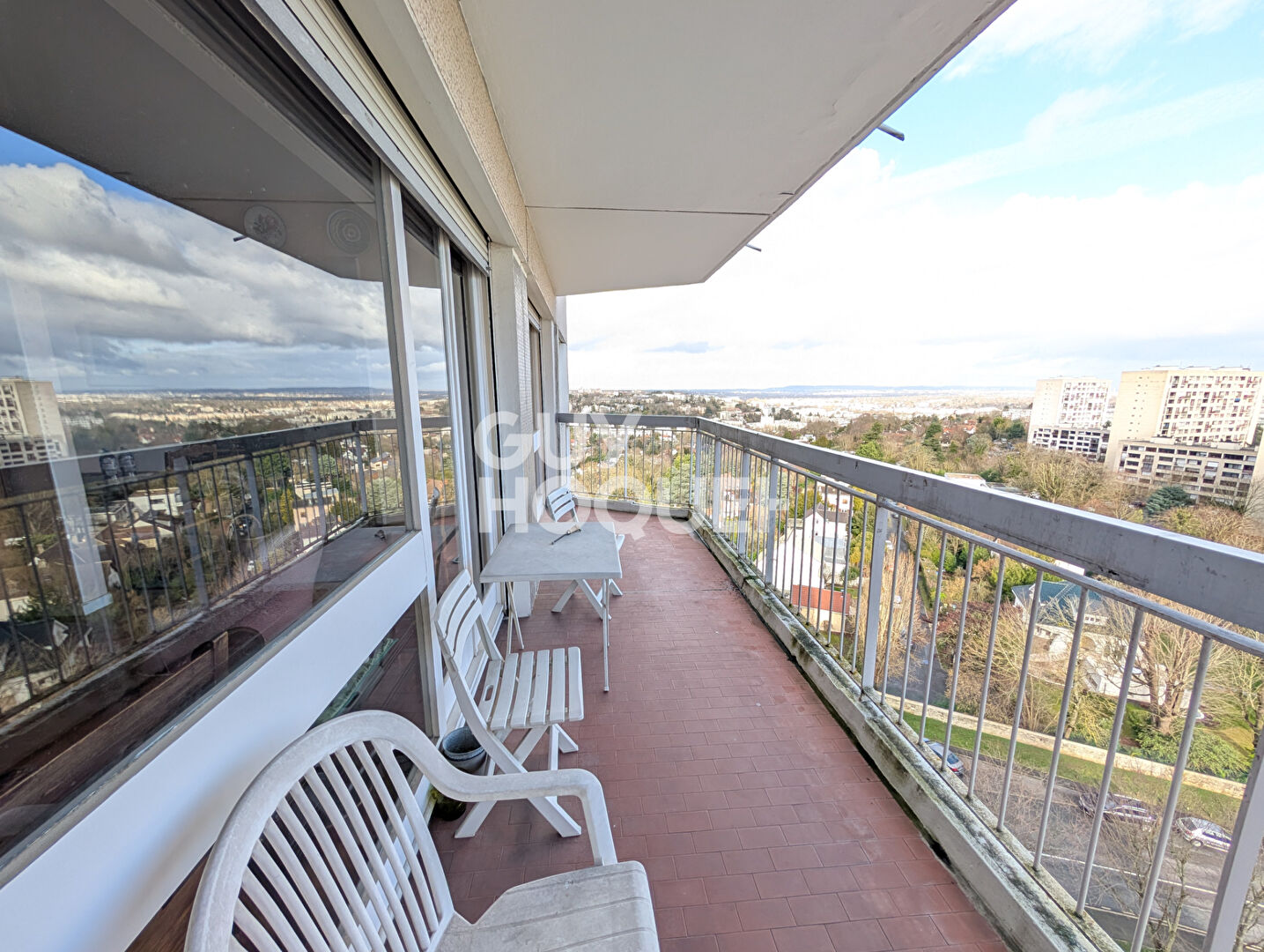 3 PIECES 66m2 ETAGE ELEVE