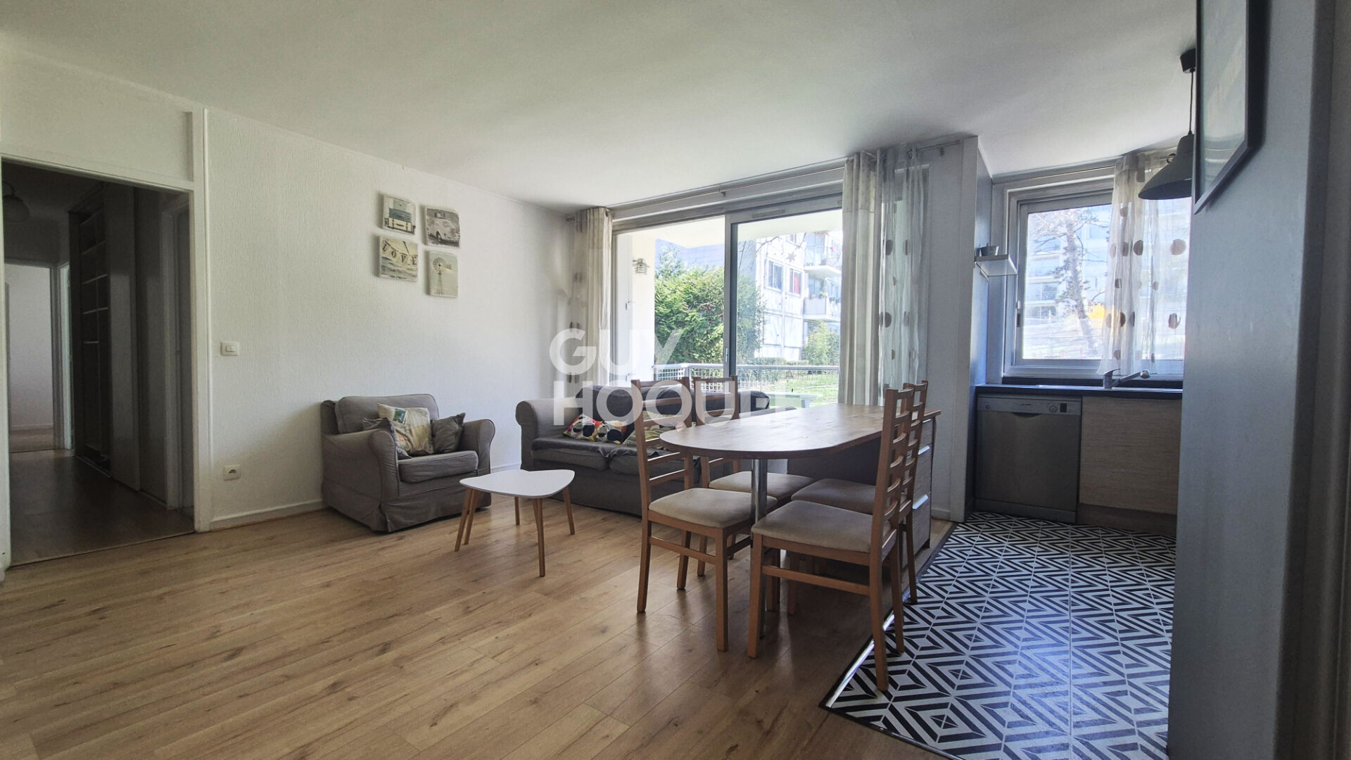 Résidence familiale. Magnifique parc.