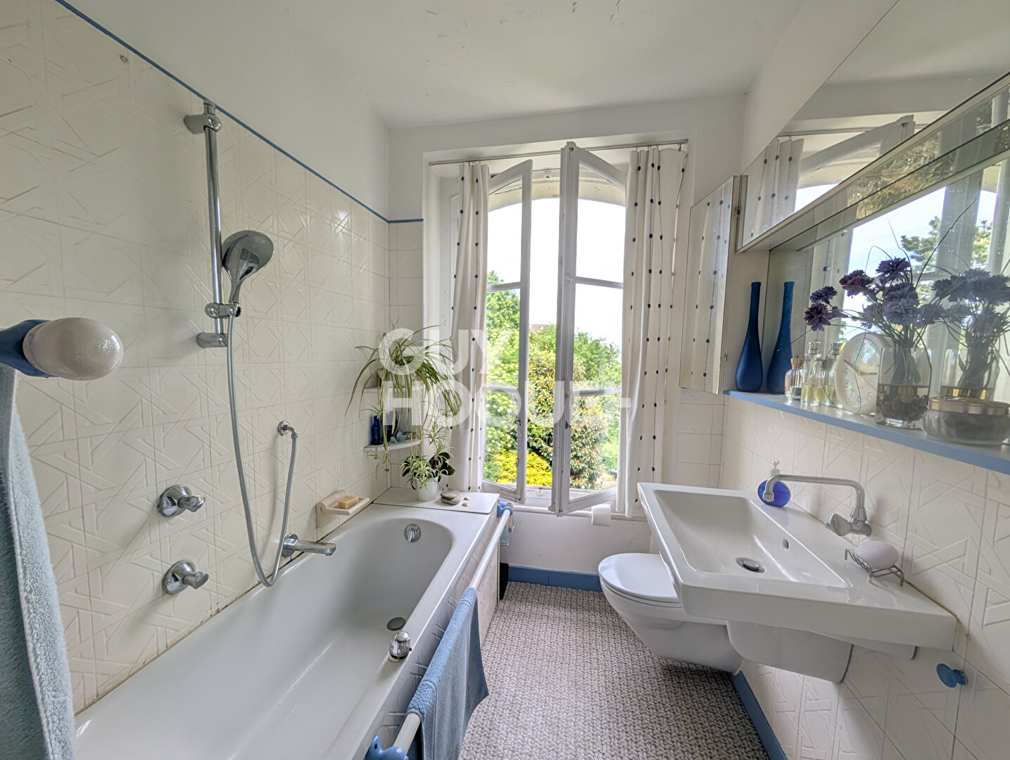 MAGNIFIQUE DEMEURE 233m2 VIEUX MARLY