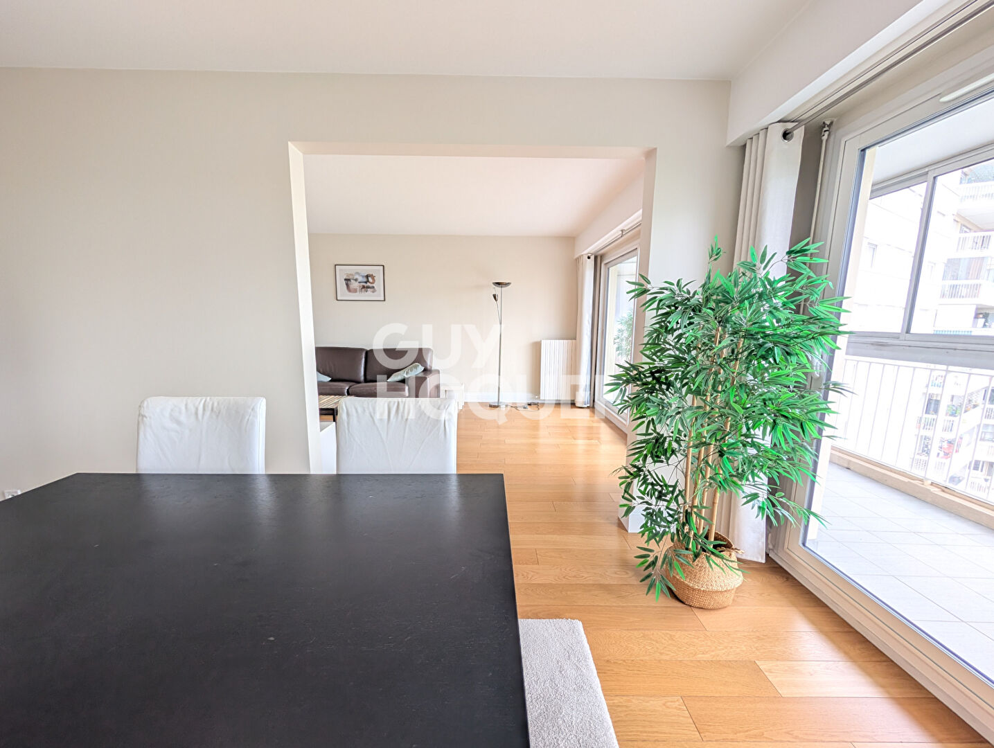 MONTVAL 6 PIECES 4 CHAMBRES 112m2