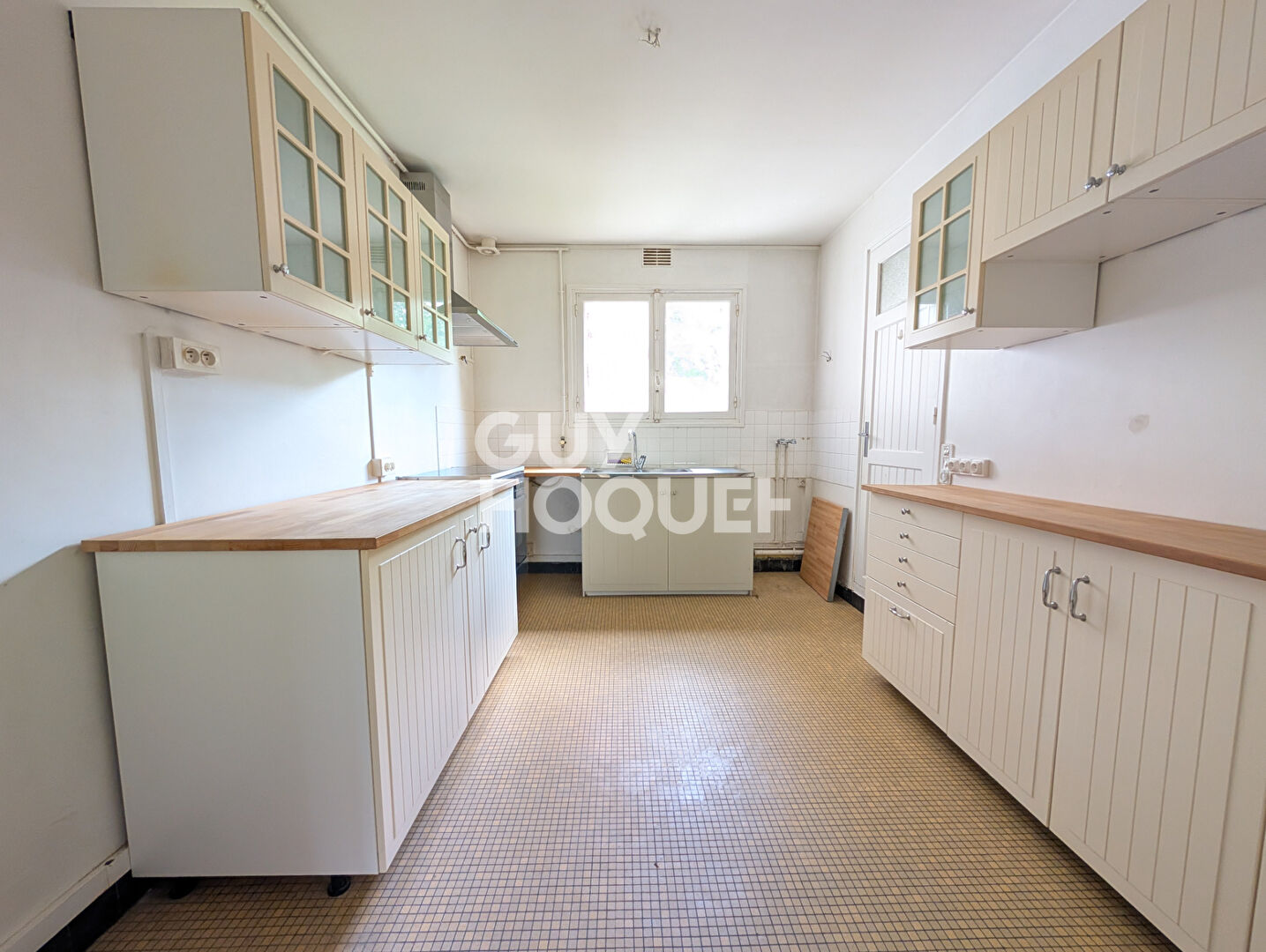 5 PIECES 3 CHAMBRES 106 m2