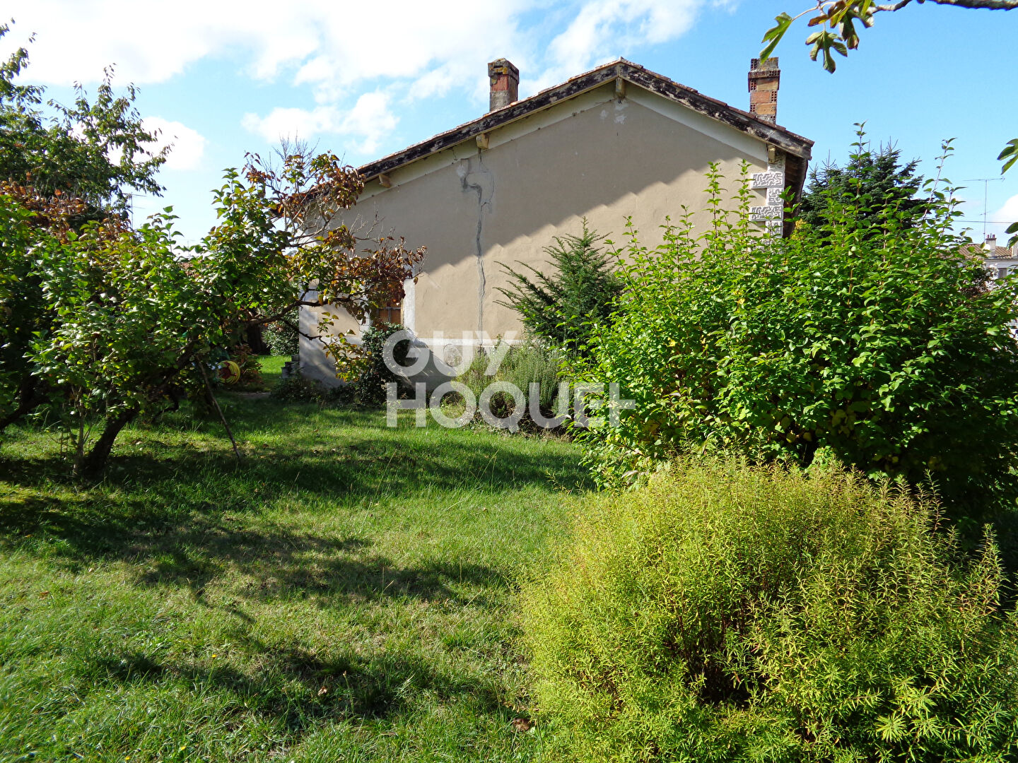 Maison Marmande à rénover sur terrain arboré de 602 m2