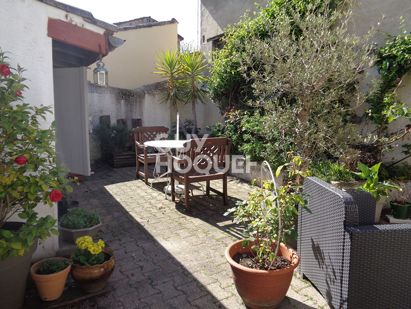 Maison de ville Marmande, 130 m2 avec cour et garage.