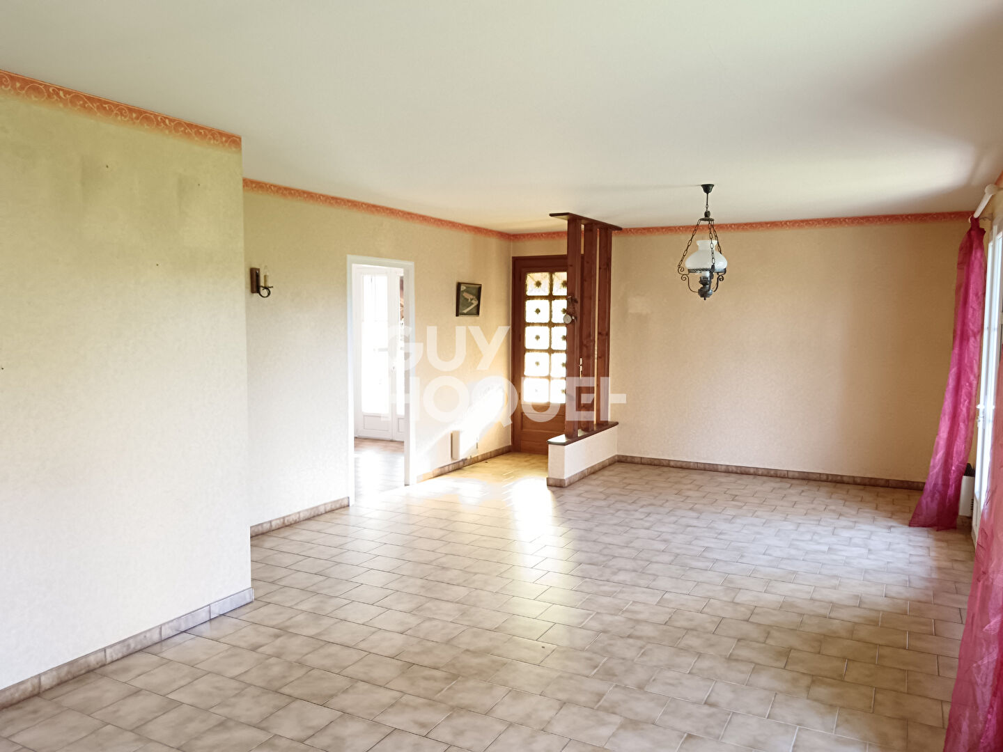 Maison 6 pièces sur terrain de 4 500 m2