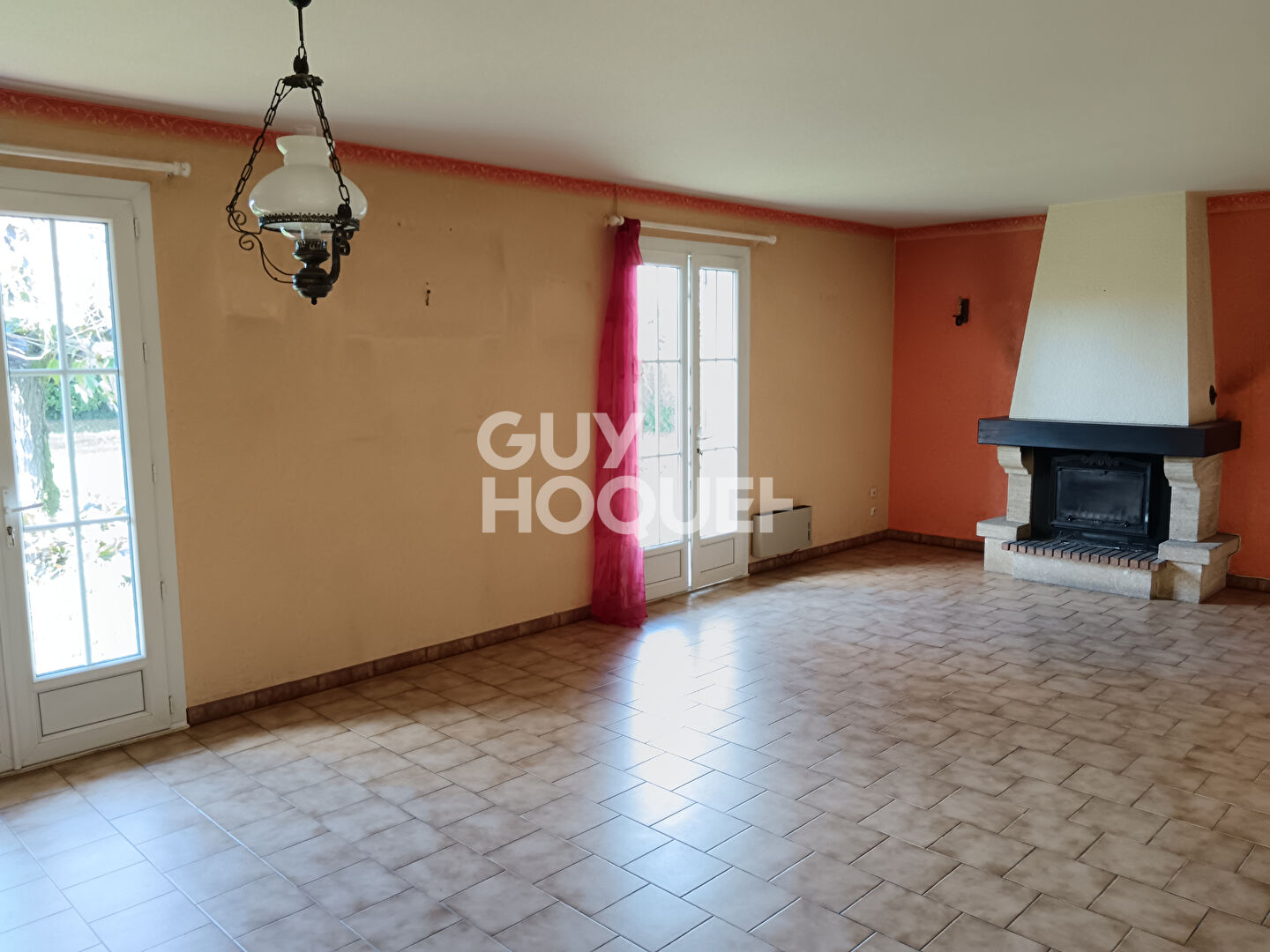 Maison 6 pièces sur terrain de 4 500 m2