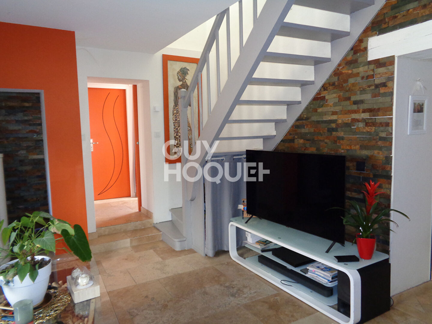 Maison d'habitation et fond de commerce 245 m2