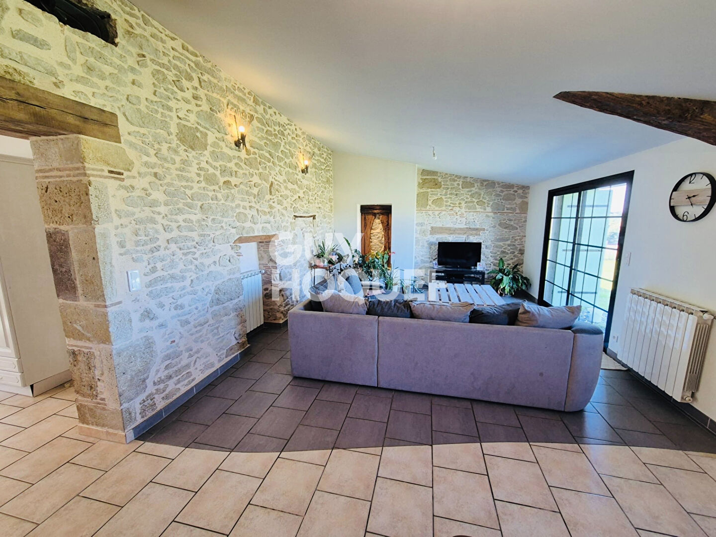 Joli corps de ferme avec vue