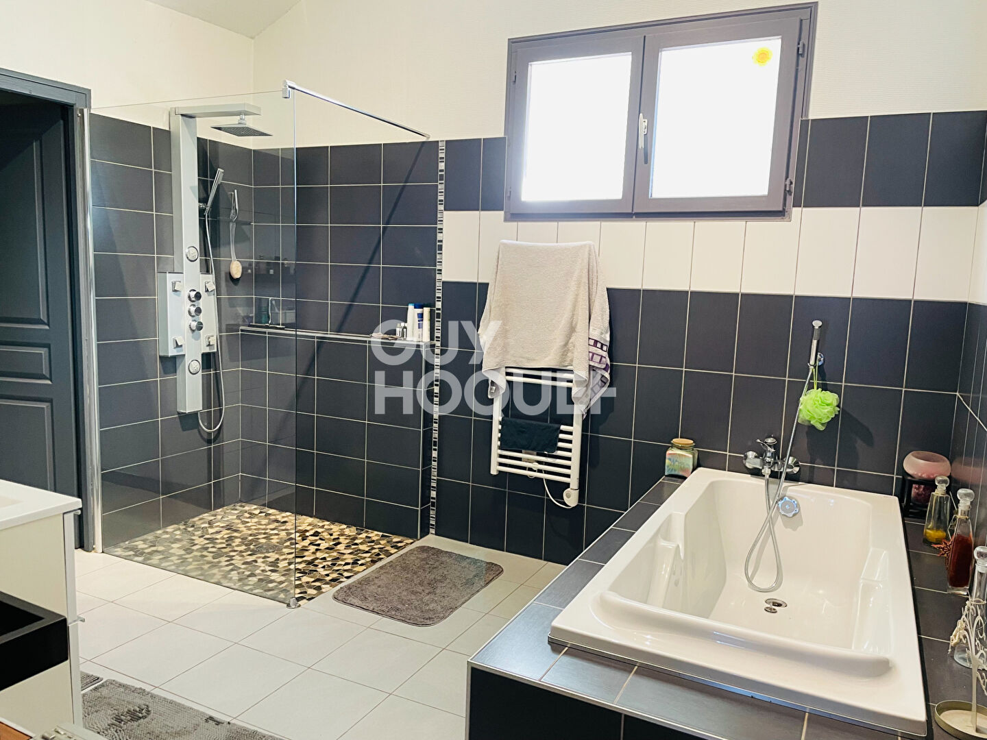 TONNEINS: Ancienne Ferme rénovée