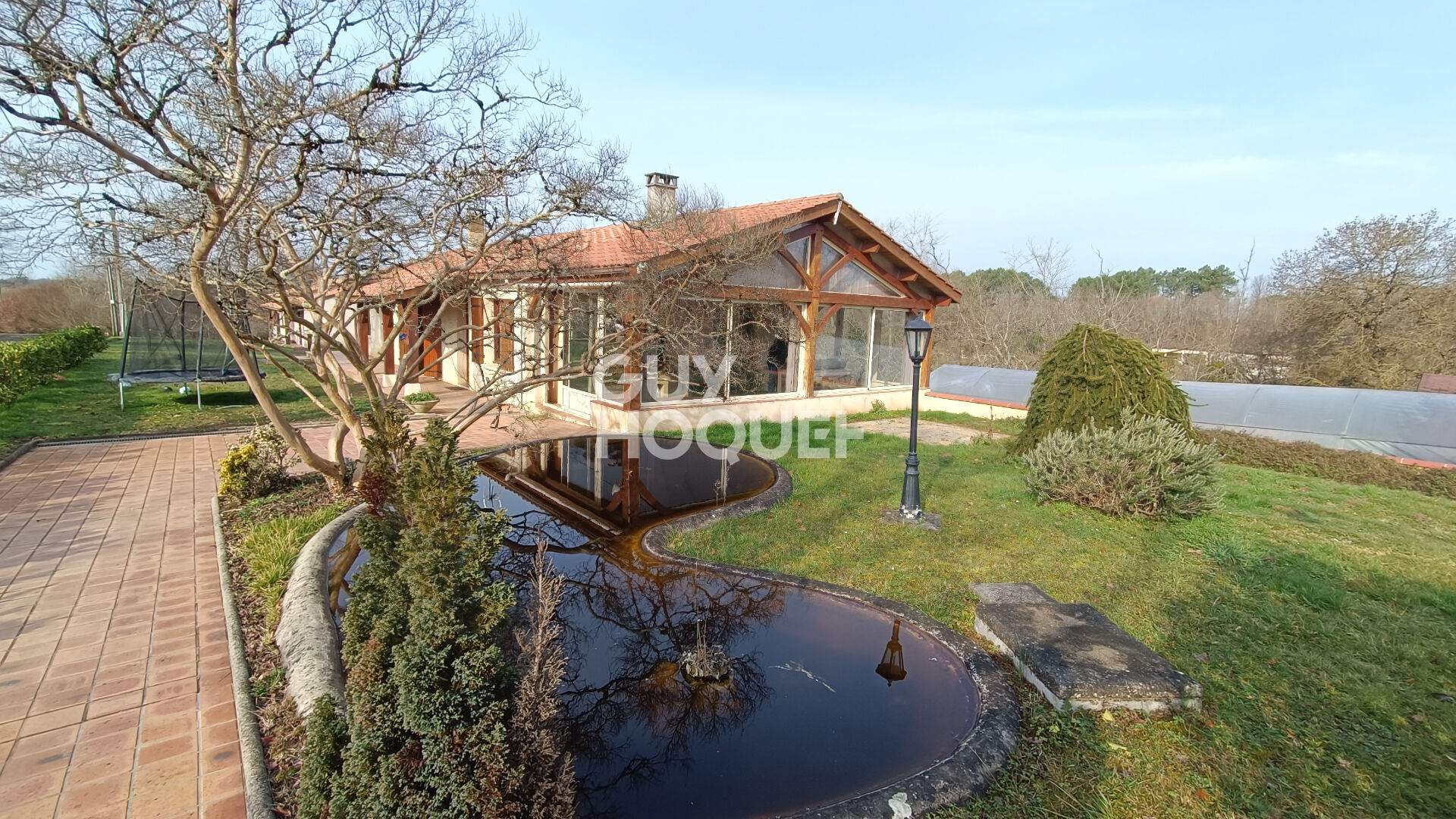 Maison avec deux logements et dépendances