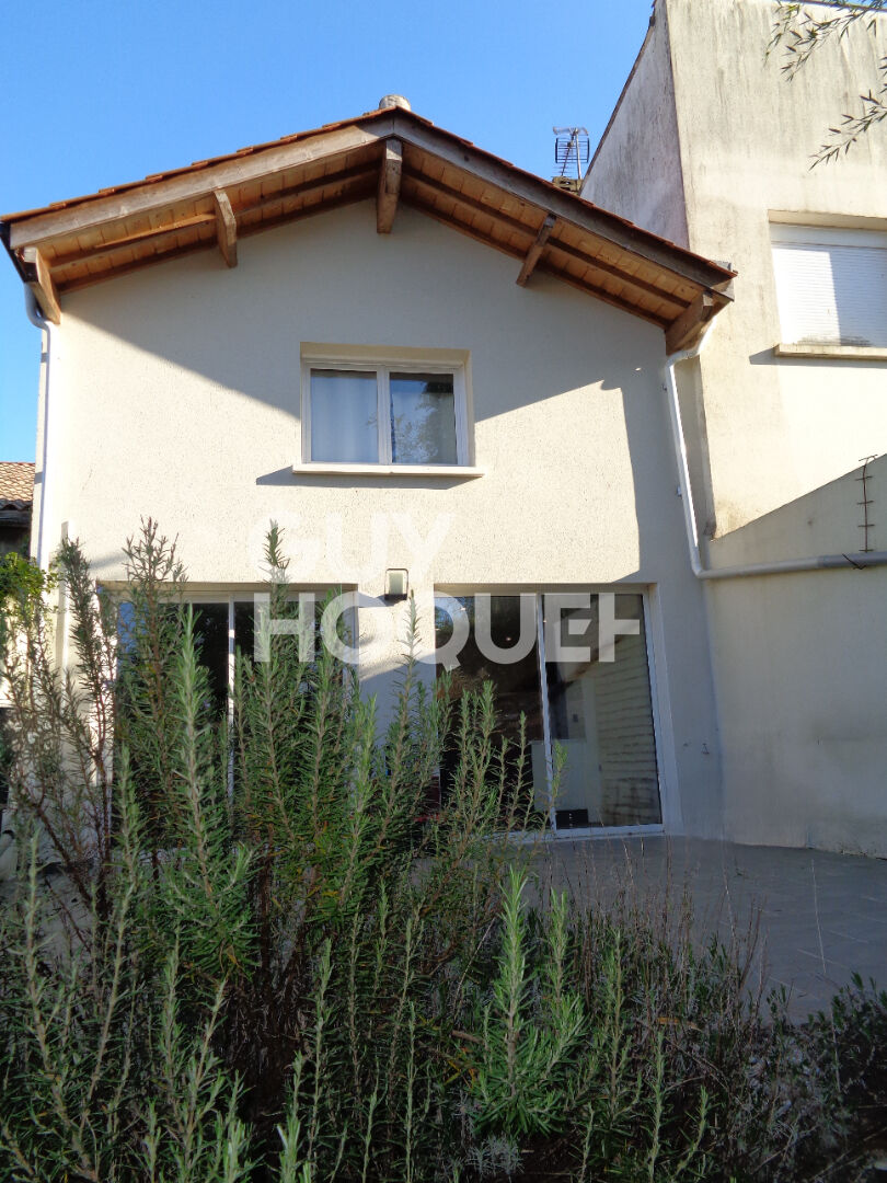 Maison de ville Marmande, 3 chambres et jardin.