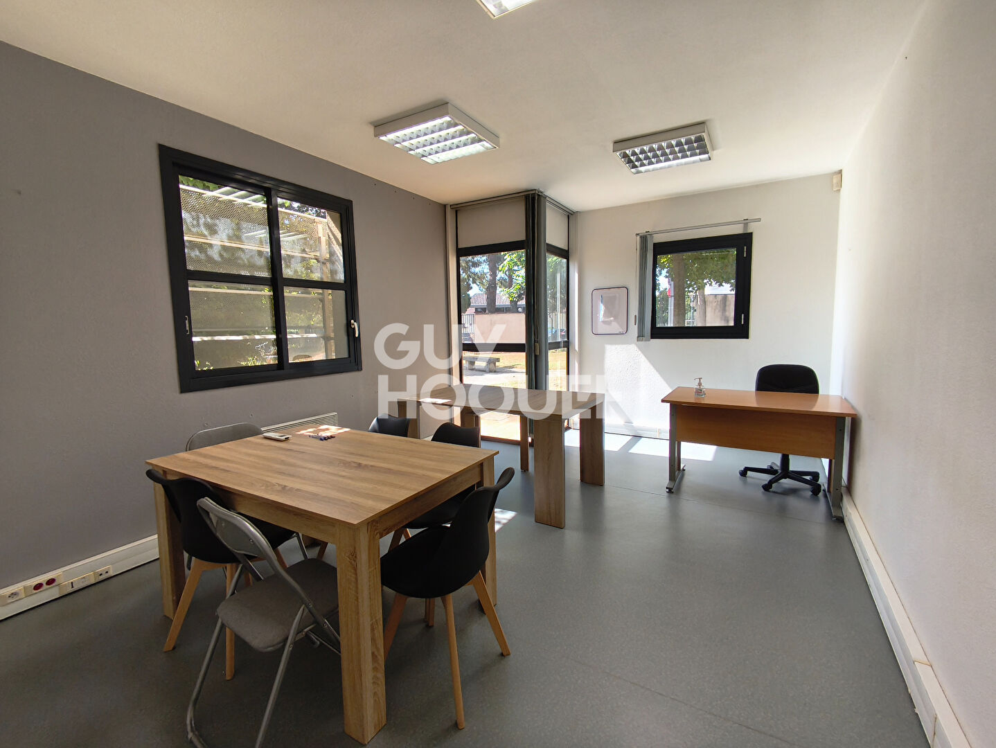 À louer bureaux 265 m²