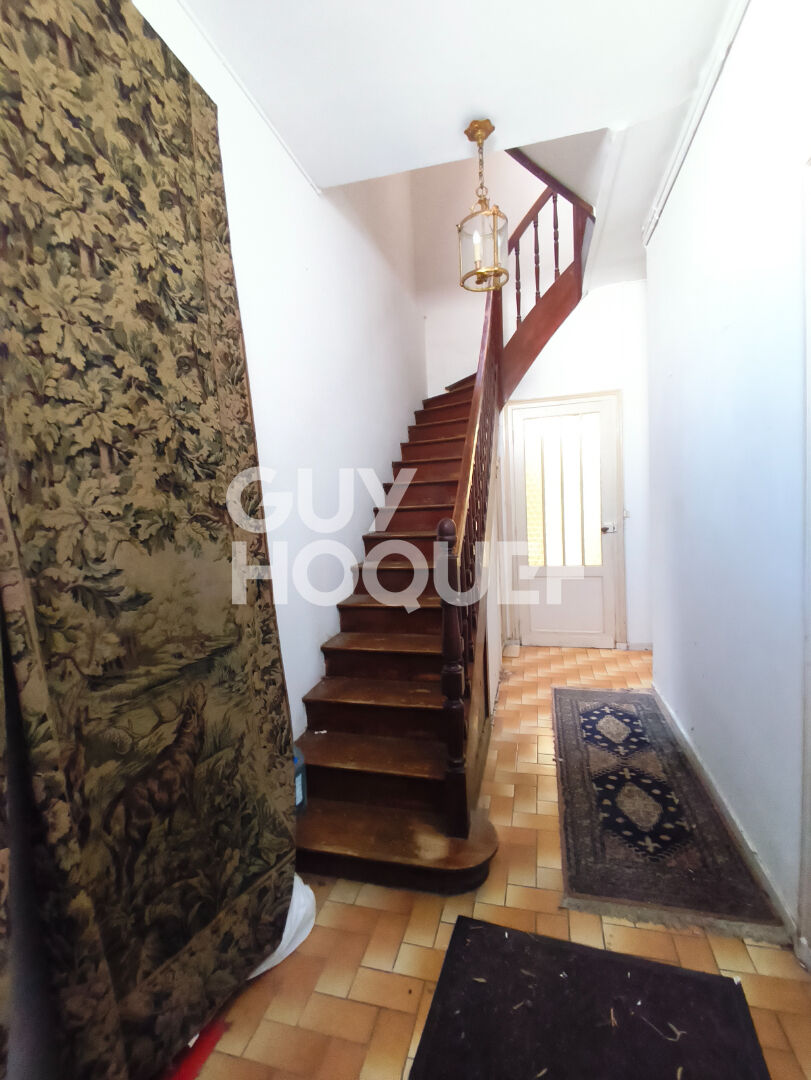 Maison de ville à faire revivre