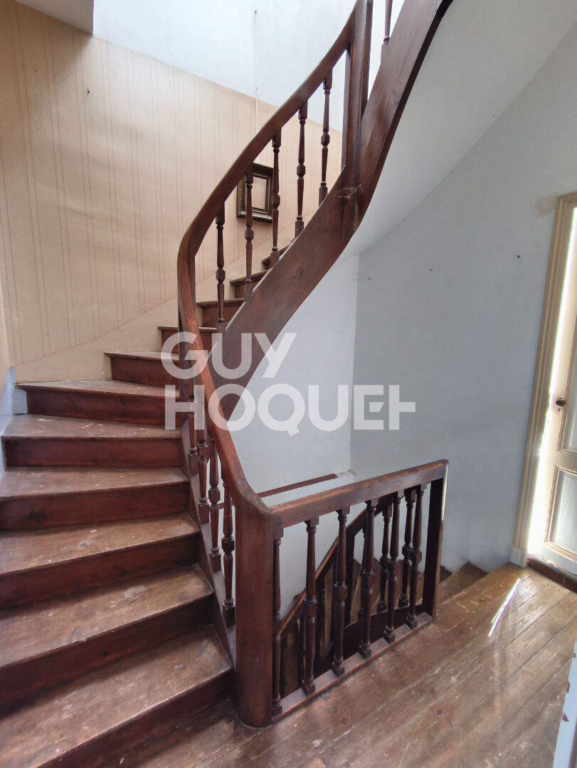 Maison de ville à faire revivre