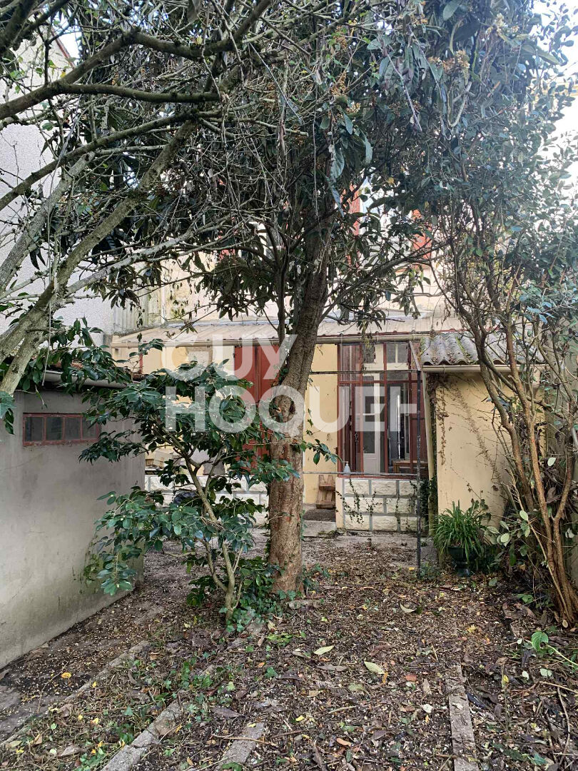 Maison de ville à faire revivre