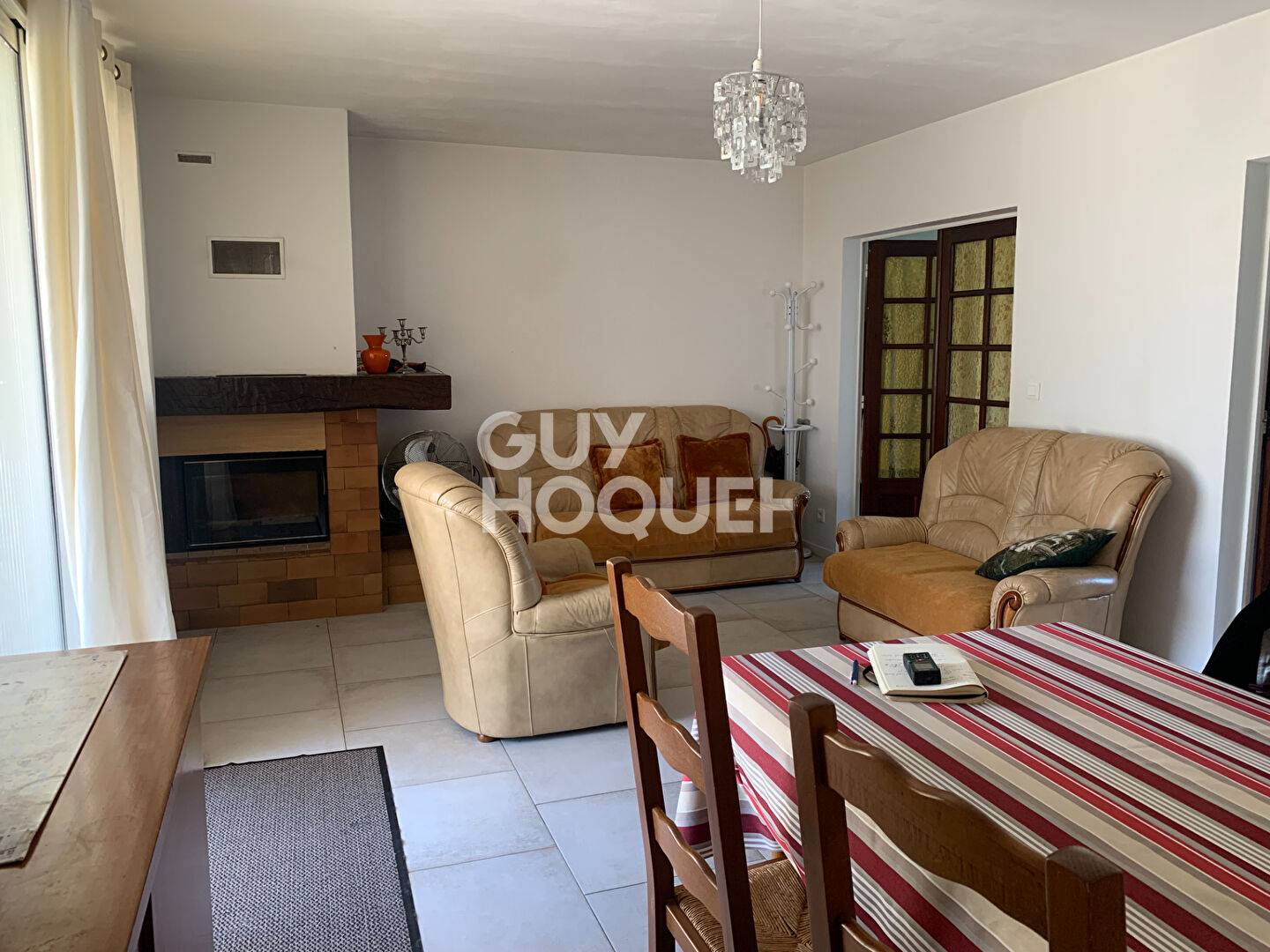 Maison divisée en 2 appartements